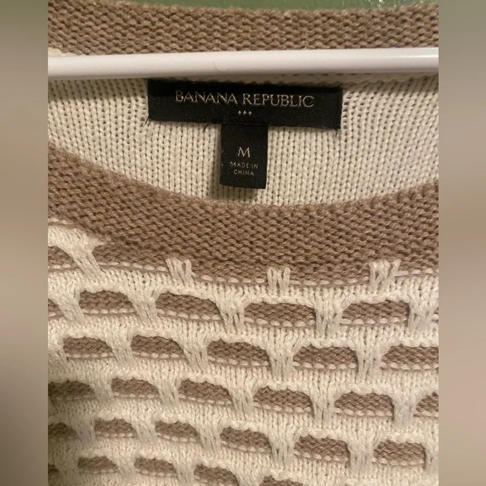 Banana Republic Cream and Tan Textured Sweater - Picture 2 of 3